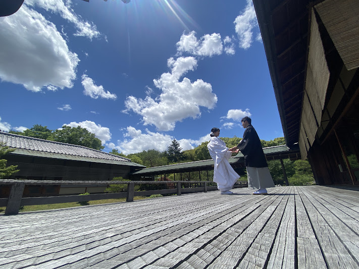 和装前撮り　白鳥庭園　晴天ロケ　白無垢　黒紋服